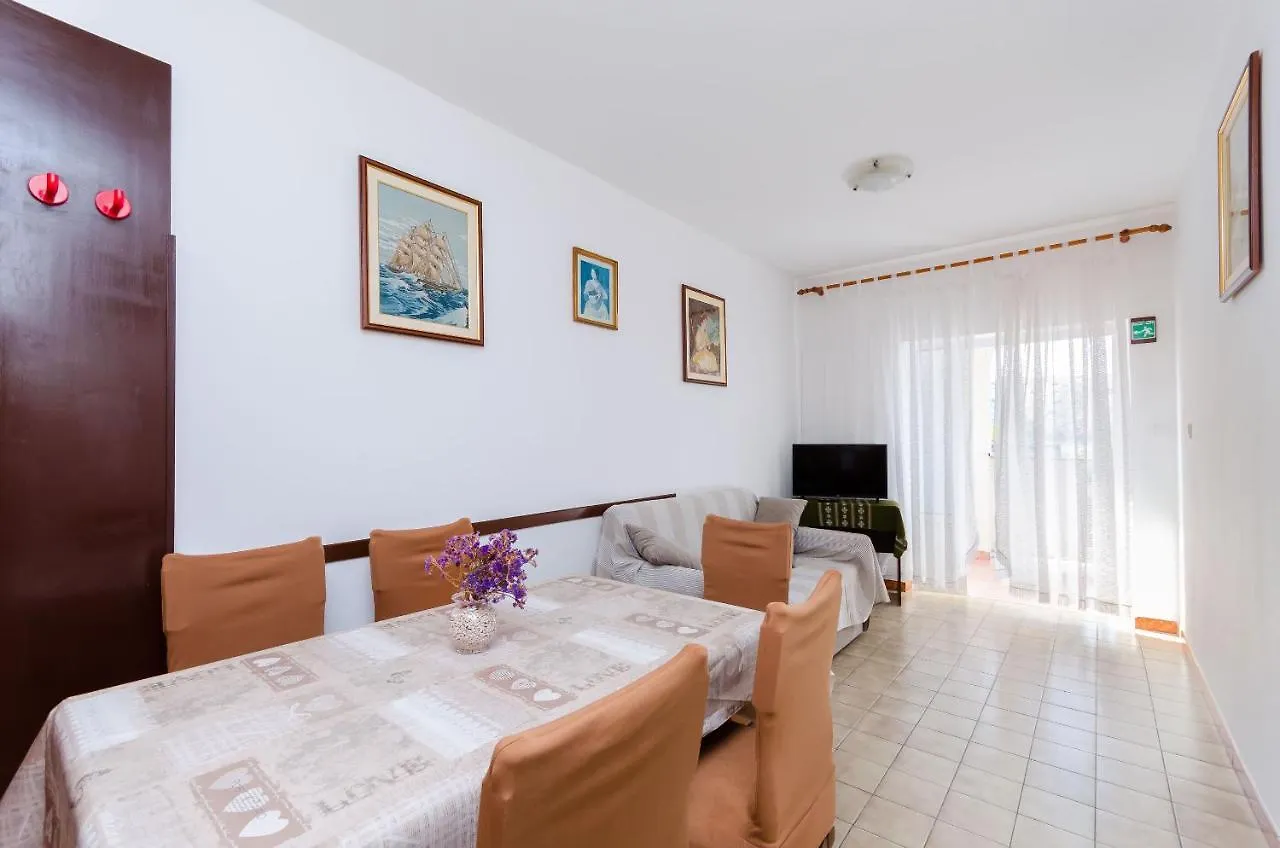 Apartments Luce Lopar 0*,